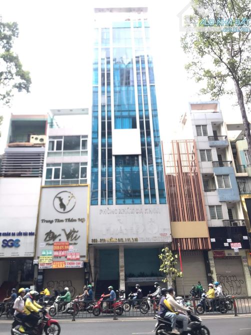 Bán gấp 2 mặt tiền NGUYỄN TRÃI, F. Bến Thành, Q.1, 200m2(9*22) - 7 tầng
