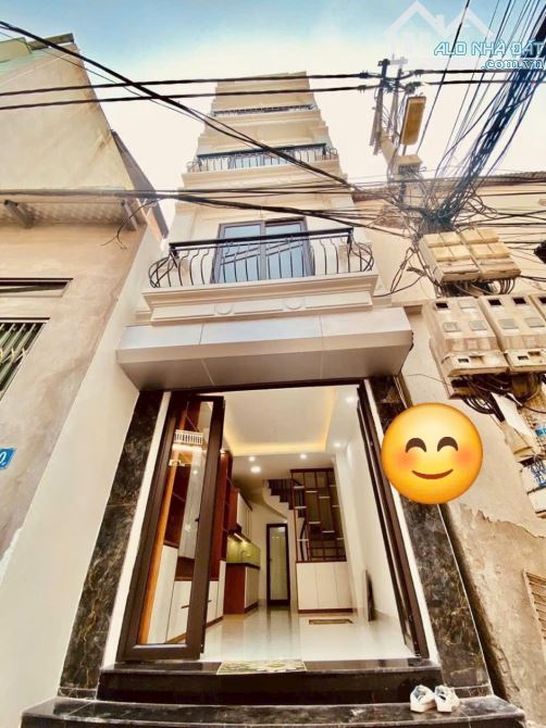 Chỉ 4.6 Tỷ, giá cực tốt: 24m2,4T, Hưng phúc, Hoàng Mai, sát ô tô