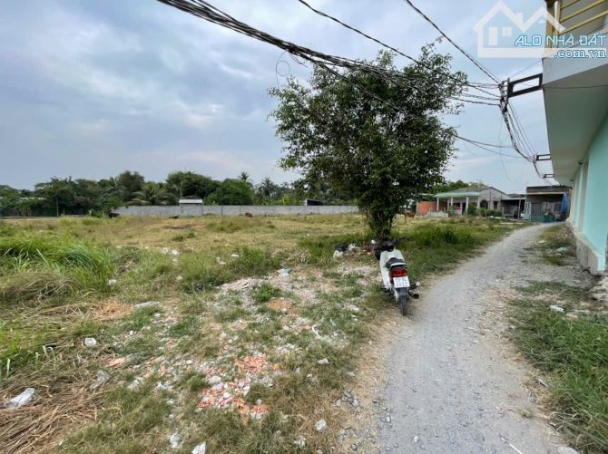 2228m2 đất thổ 3 mặt tiền xã Thanh Phú, Bến Lức giá 70 tỷ