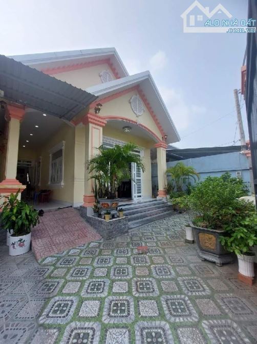 Bán Biệt thự ngay trung tâm thị trấn Củ Chi - 420m2 - đường 10m view công viên