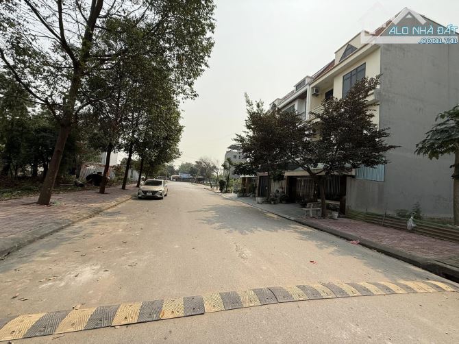 BÁN LÔ ĐẤT ĐẸP DÃY NQ3 NHÌN VƯỜN HOA KDT ĐẠI DƯƠNG, TP BẮC NINH