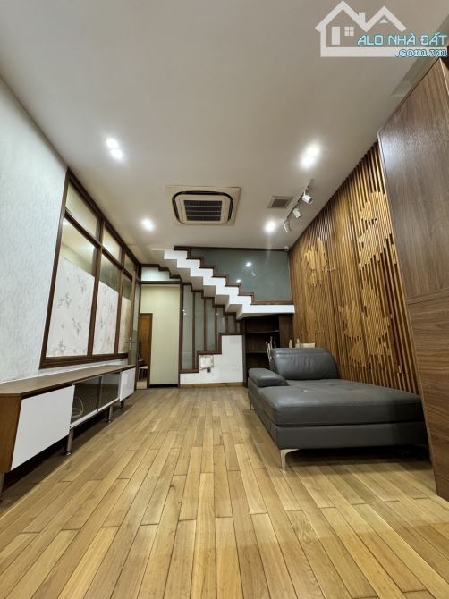 Bán nhà mặt tiền đường Âu Dương Lân Quận 8, 106m2, 4 tầng sổ đẹp nở hậu.