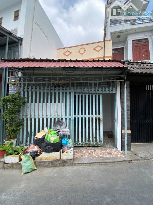Kẹt lắm rồi ! bán gấp căn nhà ở Trung Chánh Hóc Môn 53m2 SHR giá chỉ 999 triệu