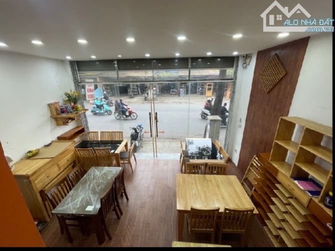 38.5 Tỷ/73 M2/4 Tầng/4.5 Tỷ/ Mặt Phố Đê La Thành