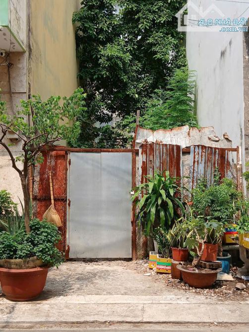 KHẨN CẤP ! BÁN ĐẤT NỀN ĐƯỜNG VÀNH ĐAI P10 Q6 (4X21) TIỆN XÂY MỚI. CHỈ 9,9 TỶ THƯƠNG LƯỢNG