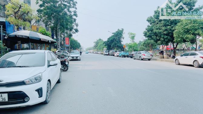 Bánn Hoa Hậu ngõ thông ô tô tránh nhau 50m TT Đông Anh zá rẻ