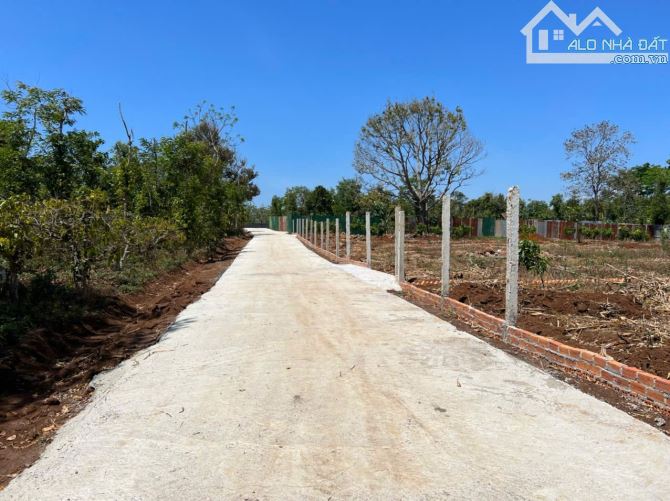 BÁN ĐẤT EAKAO BMT 4,8Ty sổ sẵn công chứng ngay, đã tách 3lô  48x55 tc 180m² GẦN KHU DU LỊC
