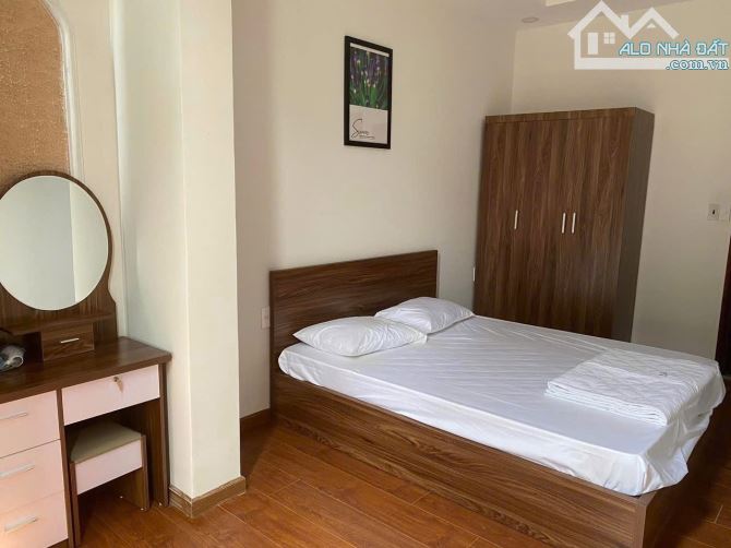 Bán toà căn hộ hẻm Nguyễn Thiện Thuật, Nha Trang, gần Biển