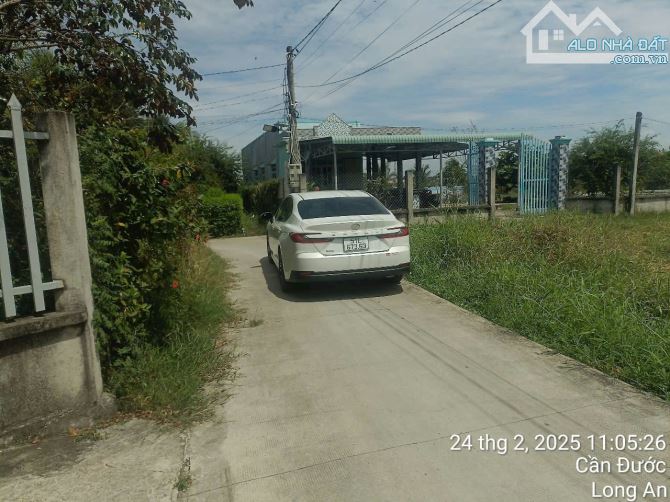 1085M2 ĐẤT  LÚA CÓ 239M2 THỔ CƯ CẶP BÊN ỦY BAN XÃ TÂN TRẠCH