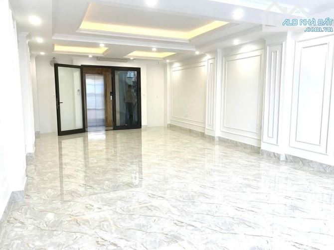 Bán tòa nhà 9 tầng khu vip Hoàng Ngân, Cầu Giấy. 65m2 x 8 tầng,5,5m, ô tô tránh, 31 tỷ,