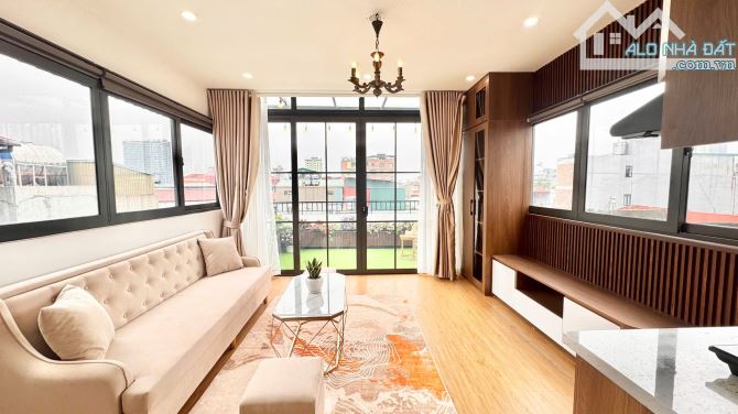Toà CHDV Cao Cấp Ngõ Láng Trung  ( Đường Láng) quận Đống Đa, 80m. Chào giá 18.5 tỷ.