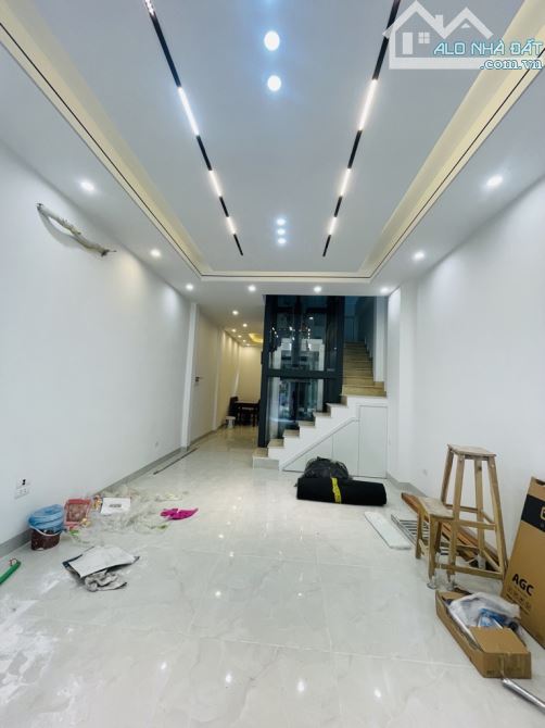 BÁN NHÀ PHỐ HOÀNG MAI – OTO DỪNG ĐỖ – NGÕ THÔNG – THANG MÁY 60m2 GIÁ 15 TỶ