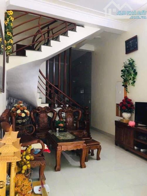 CỰC PHẨM 4 TẦNG NGUYỄN KHOÁI P2 Q4  MẶT TIỀN HẼM TO VỪA Ở VỪA K.DOANH XUNG QUANH HÀNG QUÁN - 1