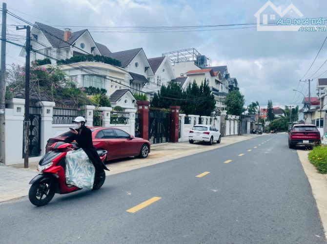 Hạ 5 Tỷ Bán nhanh 406m2 Đất Lý Nam Đế Phường 8 Đà Lạt 14 TỶ - 1