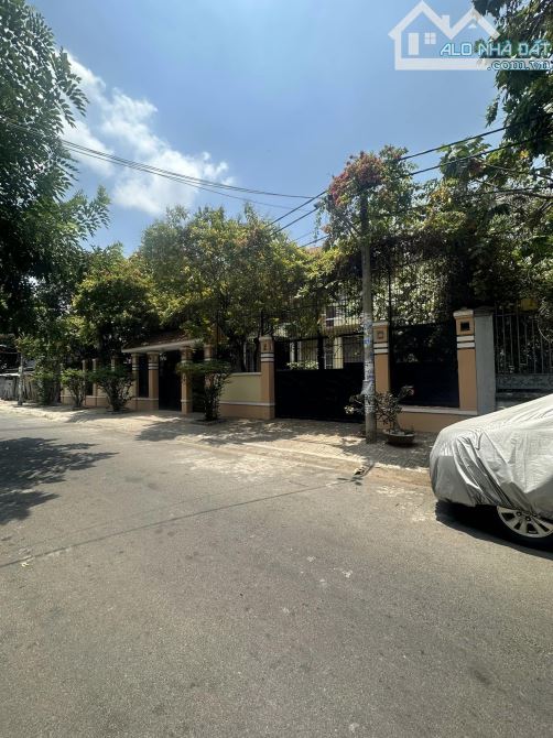Đi xuất ngoại nên cần bán lại villa khu tên lữa 650m2 đường 33B Có hầm giá 53 tỷ - 1