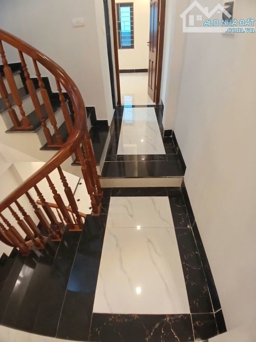 PHỐ LỤA HÀ ĐÔNG 5 TẦNG-34M -Ô TÔ ĐỖ GẦN- 300M RA VƯỜN HOA HÀ ĐÔNG - 1