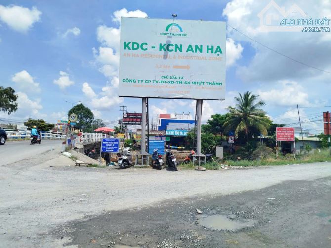 Đất Mặt Tiền Kênh Bà Tư Bốn - Hai Mặt Tiền - 16500m2 - 4.3tr/m2 - 1