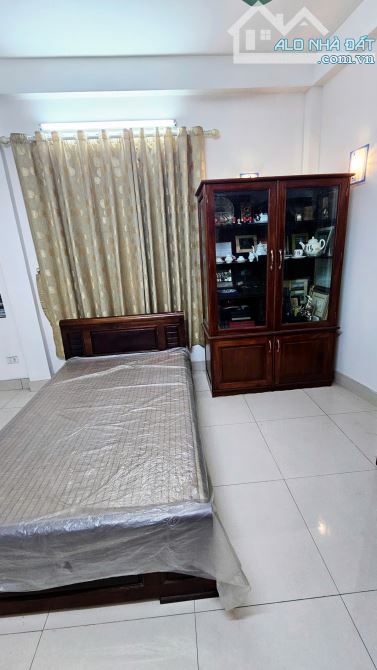 Cho thuê nhà Giảng Võ Ba Đình. DT 45m2, 5 tầng. Full đồ, gia đình thuê. Giá 16 triệu - 1