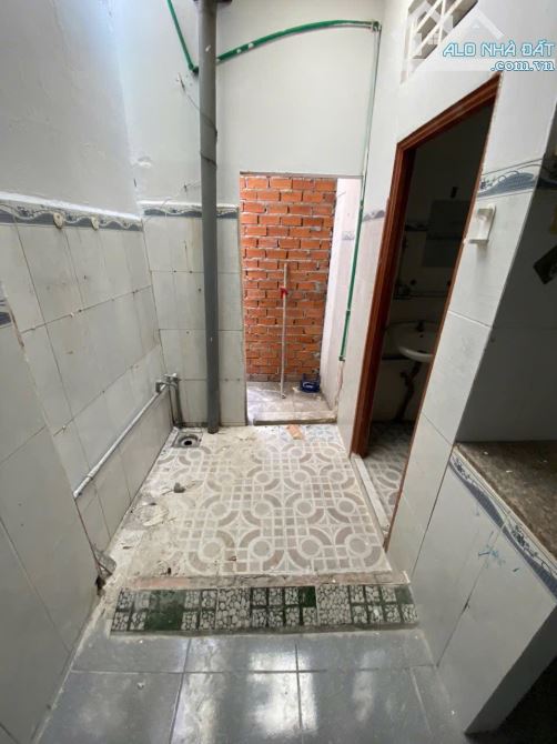 Kẹt lắm rồi ! bán gấp căn nhà ở Trung Chánh Hóc Môn 53m2 SHR giá chỉ 999 triệu - 1