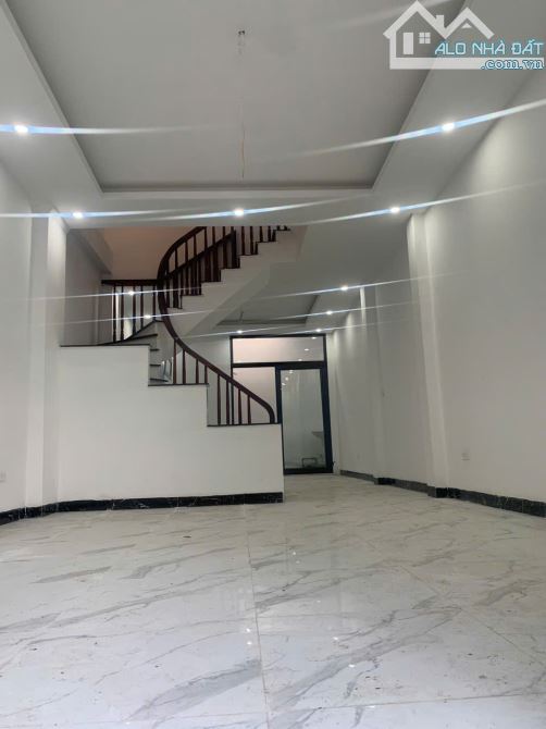 BÁN NHÀ ĐẸP 3Tx72m2, GẦN QL6A, TRƯỜNG C1,C2 CHÚC SƠN, GIÁ 3ty55 - 1