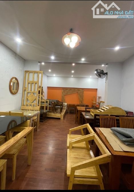 38.5 Tỷ/73 M2/4 Tầng/4.5 Tỷ/ Mặt Phố Đê La Thành - 1