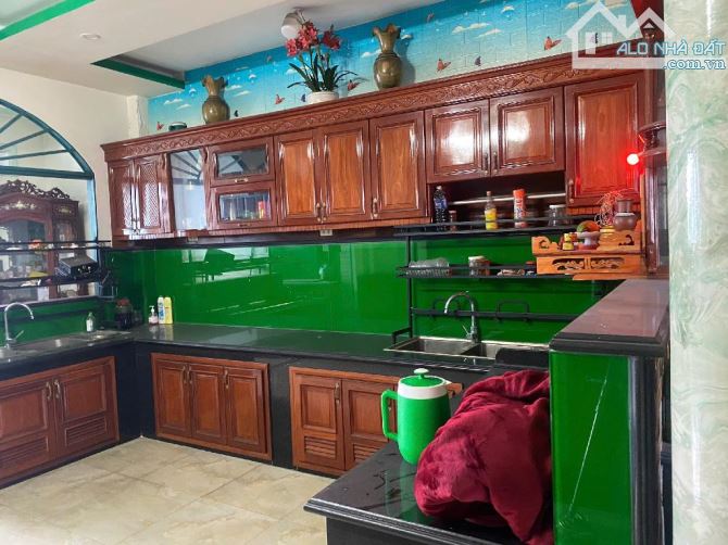 CHỦ GIẢM GẦN 2,5 TỶ - MẶT TIỀN NGUYỄN ẢNH THỦ - 128M2 - 3 TẦNG - GIÁ 14,8TỶ - 1