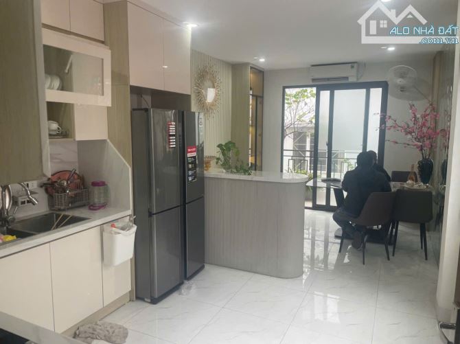Nhà siêu đẹp Trường Chinh - 6 tầng thang máy xịn - Ô tô đỗ của vào nhà - Giá siêu rẻ - 1