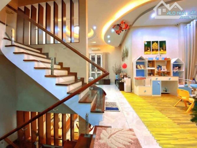 BÁN BIỆT THỰ  LAI XÁ,  LÔ GÓC , Ô TÔ TRÁNH, SÂN VƯỜN Ở RẤT SƯỚNG  144M2, GIÁ 28 TỶ - 6