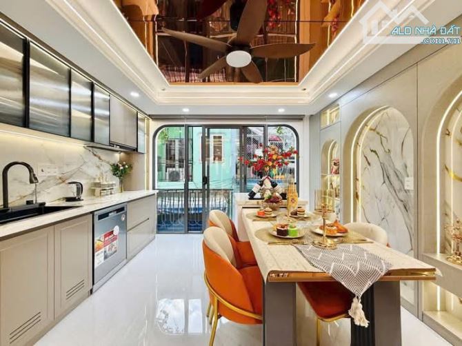 Kẹt vốn bán nhà Nguyễn Kiệm, p.4, Phú Nhuận. Giá 3,26 tỷ/60m2, đường rộng rãi - 2