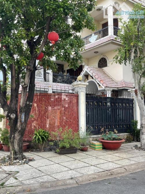 Ngang 9 tỷ - Bán đất full thổ cư ko lộ giới - 150m2 - 6x25 - Đường 18m - Khu Tên Lửa - 2