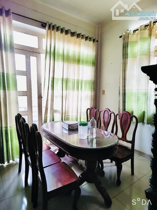 Bán Nhà Hóc Môn - 140M2 (18 x 9.5 ) - 3Tầng - Đường 10M- Chỉ 4 Tỷ. - 1