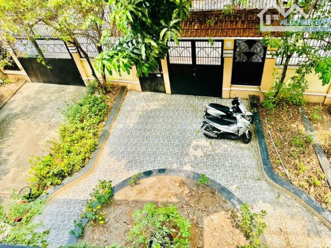 Đi xuất ngoại nên cần bán lại villa khu tên lữa 650m2 đường 33B Có hầm giá 53 tỷ - 2