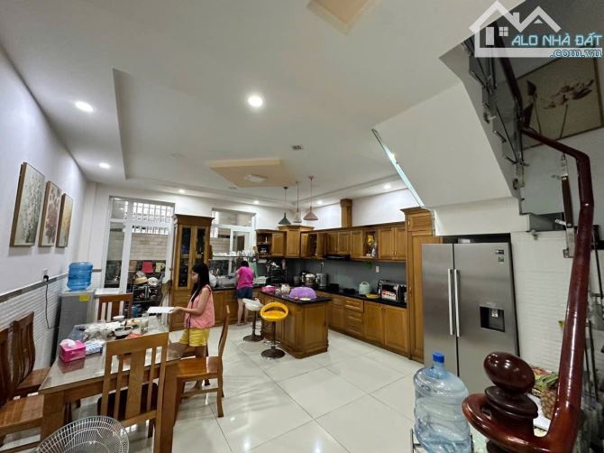 🏡 TRUNG TÂM QUẬN 10,Cách Mạng Tháng Tám  – Hẻm xe hơi – TẶNG FULL NỘI THẤT! 🔥 - 2