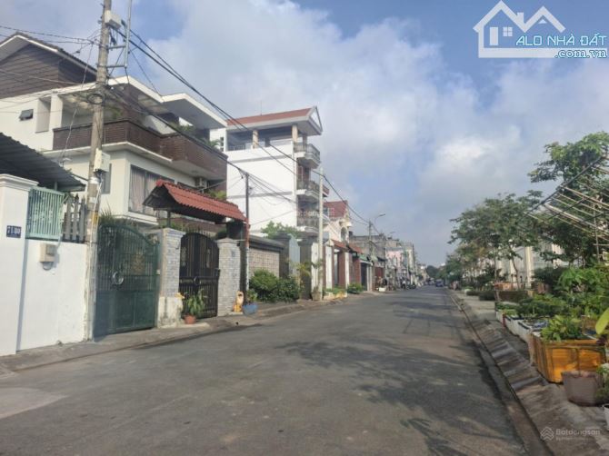 Lô đất 260m2, ngang 7.5m  Lã Xuân Oai, TNP A, đường 8m, GPXD 5 tầng, 16 tỷ - 2
