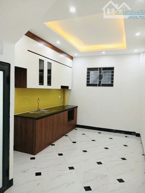 PHỐ LỤA HÀ ĐÔNG 5 TẦNG-34M -Ô TÔ ĐỖ GẦN- 300M RA VƯỜN HOA HÀ ĐÔNG - 2