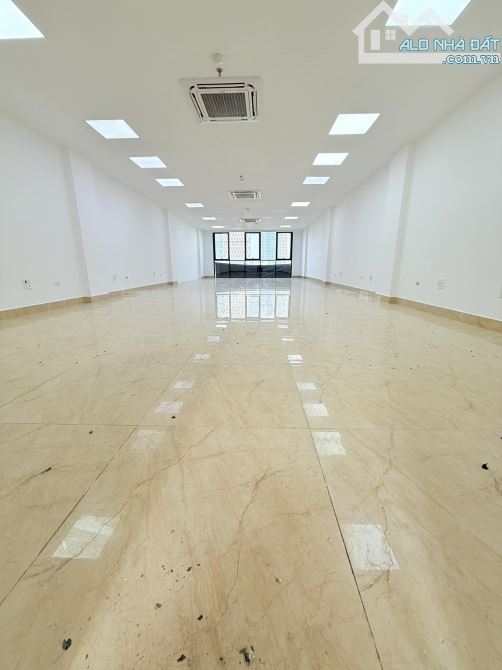 Cần bán toà văn phòng mặt phố Trần Vỹ, Q Cầu Giấy. DT 136m xây 8 nổi 1 hầm, mt 6,5m. 78 tỷ - 2