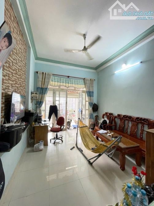 BÁN NHÀ 2MT GẦN VINCOM LÊ VĂN VIỆT, ĐÌNH PHONG PHÚ, HẺM THÔNG XE HƠI TỚI NHÀ, 2 TẦNG BTCT - 2