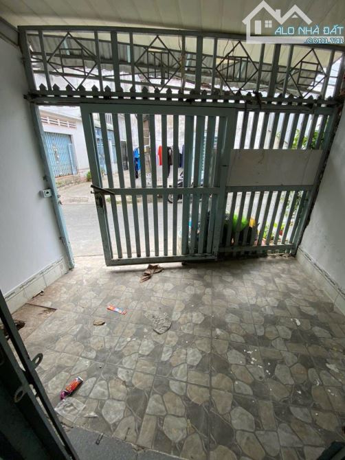 Kẹt lắm rồi ! bán gấp căn nhà ở Trung Chánh Hóc Môn 53m2 SHR giá chỉ 999 triệu - 2