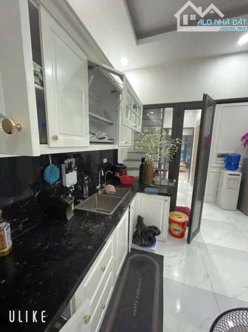 Bán nhà mặt phố Cù Chính Lan 45m, mặt tiền 4.2m giá 19 tỷ.