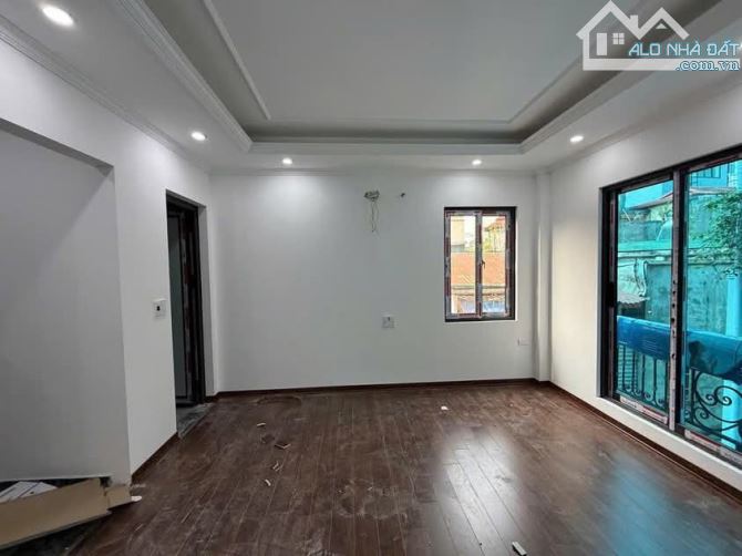 CẦN BÁN GẤP NHÀ PHỐ ĐỘI CẤN.DT 36M2.6 TẦNG THANG MÁY.GIÁ NHỈNH HƠN 7 TỶ - 2
