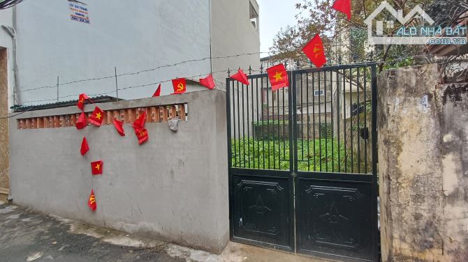 Bán đất phố Lạc Long Quân 74m2 mặt tiền hơn 4m ô tô vào giá 21 tỷ. - 2