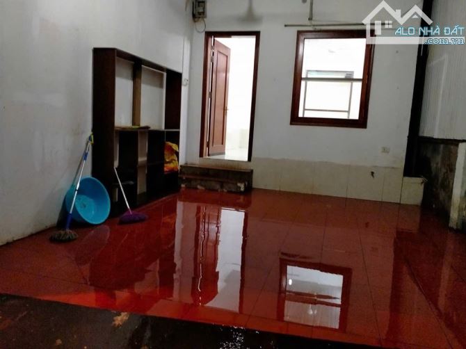 MẶT NGÕ Ô TÔ TRÁNH THÔNG, BÁN ĐẤT TẶNG NHÀ C4 NGÔ GIA TỰ -K DOANH BẤT CHẤP,70M, NHỈNH 10TY - 2