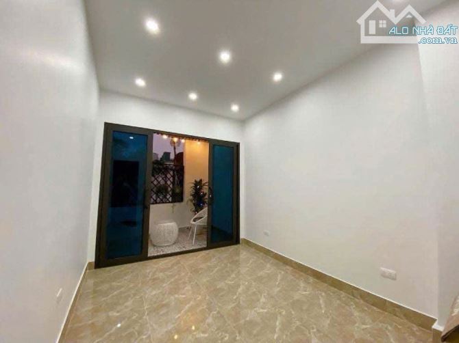 Bán nhà Hà Kế Tấn - Phương Liệt , DT:43m2 , Giá hơn 8.1 tỷ, oto gần - 2