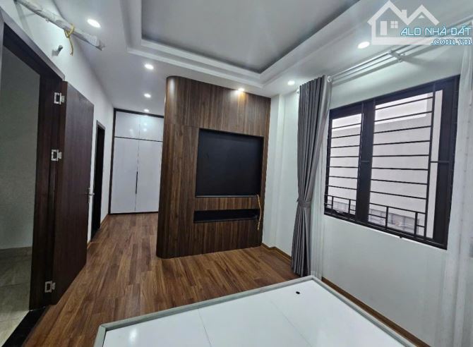 Bán nhà Đàm Quang Trung, Long Biên 42m2, 5 tầng, mt 7.4m, 10m ra ô tô , 6.95 tỷ - 2