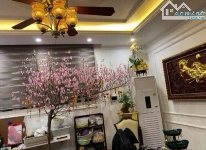 Cần bán gấp nhà phân lô phố Hoàng Quốc Việt 64m2, 4T, 2 mặt ngõ, ô tô, giá tốt - 2