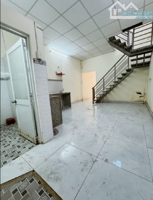 Lạc Long Quân gần Bình Thới Hẻm 6m khu cao tầng 64m2 xây dựng 5 tầng sổ vuông giá 6,75 tỷ. - 3