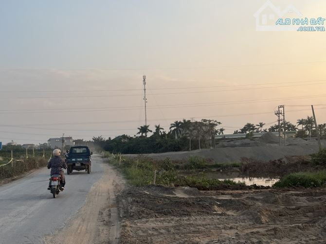 Đường 8m, 2 mặt tiền chia nhiều lô. Bán 1300m giáp Văn Giang, cạnh dự án Sungroup và VĐ4 - 3