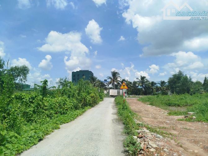 Đất Mặt Tiền Kênh Bà Tư Bốn - Hai Mặt Tiền - 16500m2 - 4.3tr/m2 - 3