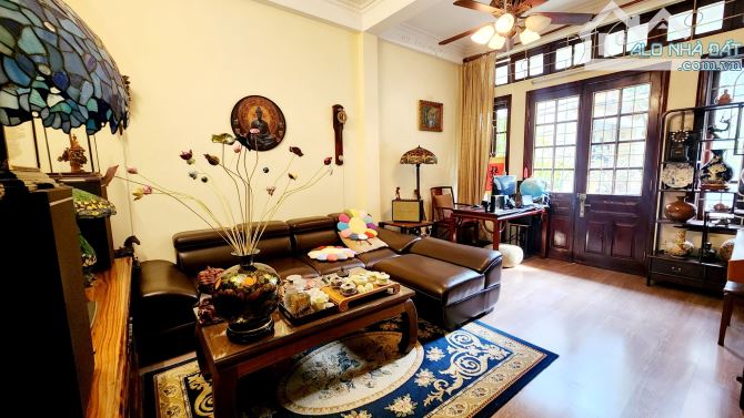 BÁN NHÀ PHỐ MẠC THÁI TỔ - 55M² - 4 TẦNG - VỈA HÈ RỘNG - Ô TÔ ĐỖ THOẢI MÁI - 3