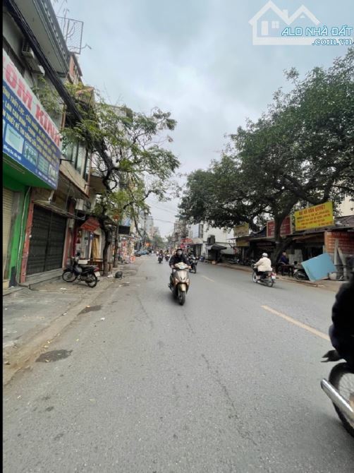 38.5 Tỷ/73 M2/4 Tầng/4.5 Tỷ/ Mặt Phố Đê La Thành - 3